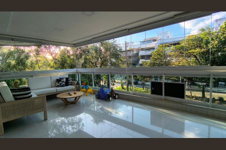 Apartamento à venda com 113m², 3 quartos e 2 vagasVaranda