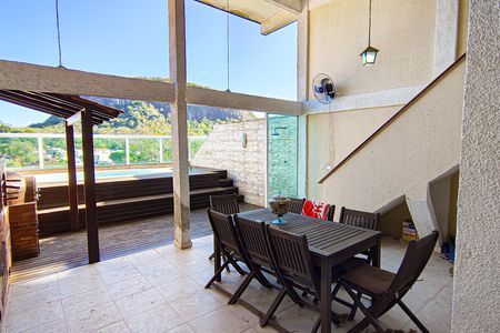 Casa à venda com 150m², 3 quartos e 1 vagaarea de lazer