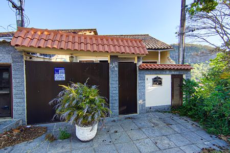 Casa à venda com 150m², 3 quartos e 1 vagafachada