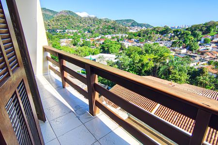 Casa à venda com 150m², 3 quartos e 1 vagavaranda conjugada