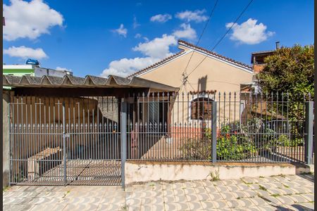 Casa à venda com 253m², 2 quartos e 2 vagas Casa à venda com 253m², 2 quartos e 2 vagasFachada