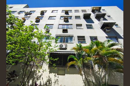 Apartamento à venda com 58m², 2 quartos e 1 vaga Apartamento à venda com 58m², 2 quartos e 1 vagaFachada