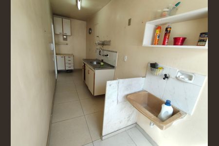 Apartamento à venda com 58m², 2 quartos e 1 vaga Apartamento à venda com 58m², 2 quartos e 1 vagaCozinha e Área de Serviço
