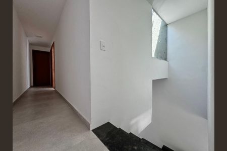 Casa de condomínio à venda com 88m², 3 quartos e 1 vagaCorredor