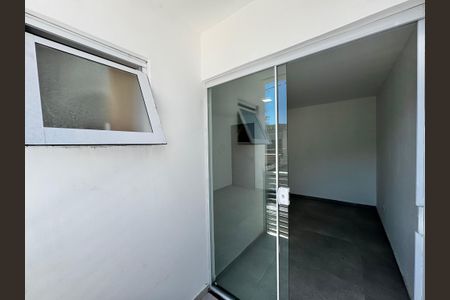 Casa de condomínio à venda com 88m², 3 quartos e 1 vagaSuíte - Varanda