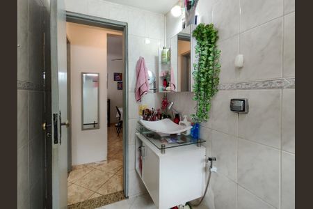 Apartamento à venda com 60m², 2 quartos e 1 vagaBanheiro Corredor