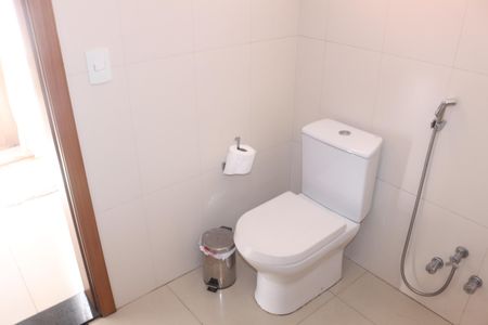 Casa à venda com 306m², 3 quartos e 5 vagasBanheiro da Suíte 1