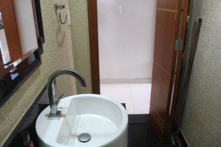 Casa à venda com 306m², 3 quartos e 5 vagasLavabo 2