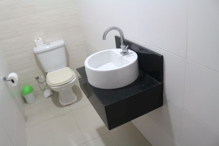 Casa à venda com 306m², 3 quartos e 5 vagasLavabo 1