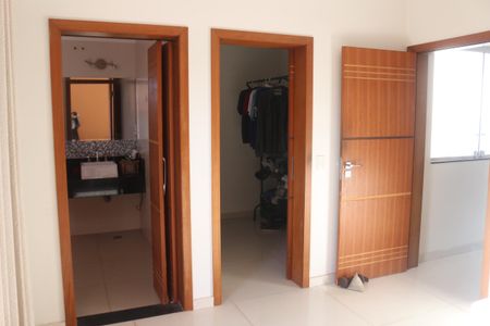 Casa à venda com 306m², 3 quartos e 5 vagasSuíte 3