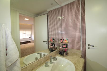 Apartamento à venda com 123m², 3 quartos e 3 vagasQuarto 2 - Banheiro