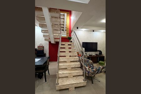 Escada de casa para alugar com 3 quartos, 650m² em Cidade Maia, Guarulhos