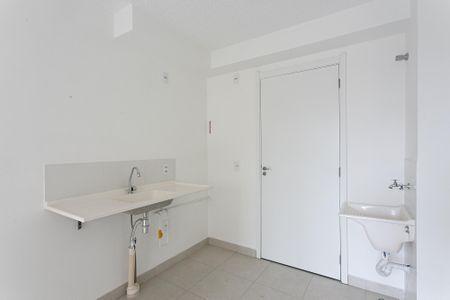Cozinha de apartamento para alugar com 1 quarto, 27m² em Penha de França, São Paulo