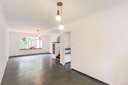 Sala de casa à venda com 3 quartos, 178m² em Vila Cordeiro, São Paulo