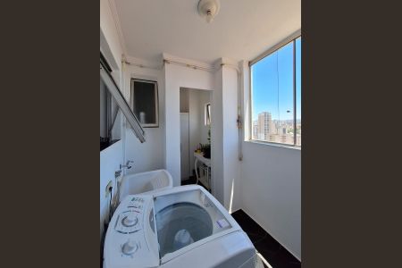 Apartamento à venda com 70m², 2 quartos e 2 vagasÁrea de Serviço