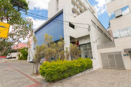 Apartamento para alugar com 35m², 1 quarto e 1 vaga Apartamento para alugar com 35m², 1 quarto e 1 vagaFachada