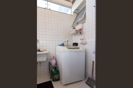 Apartamento à venda com 180m², 3 quartos e 3 vagas Apartamento à venda com 180m², 3 quartos e 3 vagasÁrea de Serviço