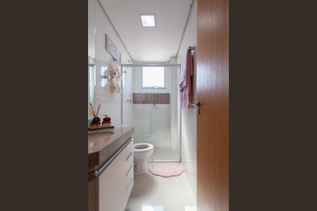 Apartamento à venda com 180m², 3 quartos e 3 vagas Apartamento à venda com 180m², 3 quartos e 3 vagasBanheiro Social