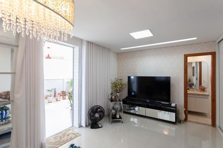 Apartamento à venda com 180m², 3 quartos e 3 vagas Apartamento à venda com 180m², 3 quartos e 3 vagasSala 2