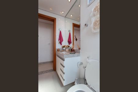 Apartamento à venda com 180m², 3 quartos e 3 vagas Apartamento à venda com 180m², 3 quartos e 3 vagasBanheiro Social