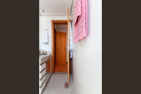 Apartamento à venda com 180m², 3 quartos e 3 vagas Apartamento à venda com 180m², 3 quartos e 3 vagasBanheiro da Suíte