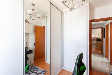 Apartamento à venda com 180m², 3 quartos e 3 vagas Apartamento à venda com 180m², 3 quartos e 3 vagasQuarto 2