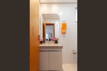 Apartamento à venda com 180m², 3 quartos e 3 vagas Apartamento à venda com 180m², 3 quartos e 3 vagasLavabo