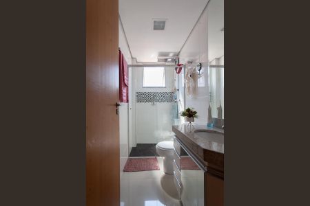 Apartamento à venda com 180m², 3 quartos e 3 vagas Apartamento à venda com 180m², 3 quartos e 3 vagasBanheiro da Suíte