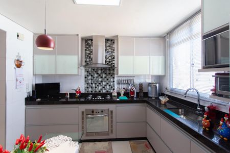 Apartamento à venda com 180m², 3 quartos e 3 vagas Apartamento à venda com 180m², 3 quartos e 3 vagasCozinha