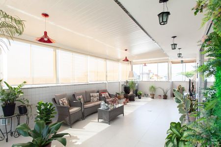 Apartamento à venda com 180m², 3 quartos e 3 vagas Apartamento à venda com 180m², 3 quartos e 3 vagasÁrea da Cobertura