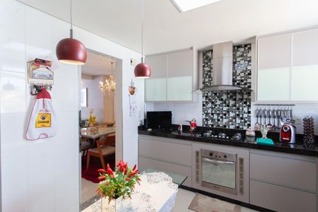 Apartamento à venda com 180m², 3 quartos e 3 vagas Apartamento à venda com 180m², 3 quartos e 3 vagasCozinha