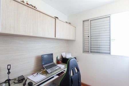 Apartamento à venda com 180m², 3 quartos e 3 vagas Apartamento à venda com 180m², 3 quartos e 3 vagasQuarto 2