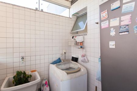 Apartamento à venda com 180m², 3 quartos e 3 vagas Apartamento à venda com 180m², 3 quartos e 3 vagasÁrea de Serviço