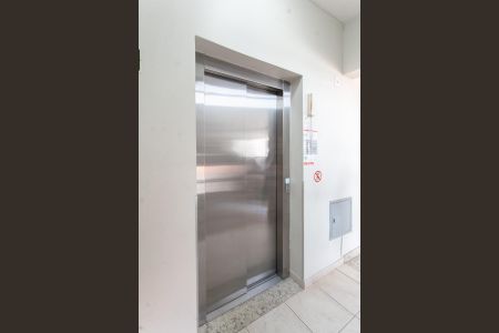 Apartamento à venda com 180m², 3 quartos e 3 vagas Apartamento à venda com 180m², 3 quartos e 3 vagasElevador