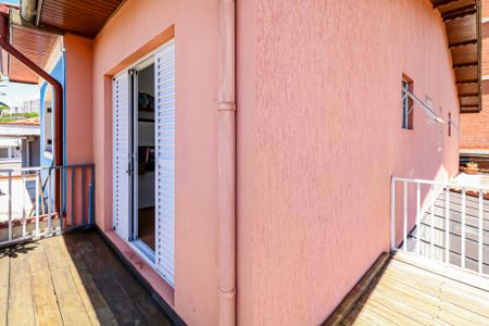 Casa à venda com 200m², 3 quartos e 5 vagasQuarto - Varanda