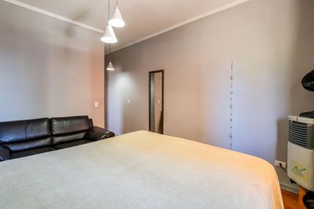 Casa à venda com 200m², 3 quartos e 5 vagasSuite