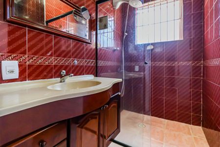 Casa à venda com 200m², 3 quartos e 5 vagasSuite - Banheiro