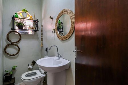 Casa à venda com 200m², 3 quartos e 5 vagasLavabo
