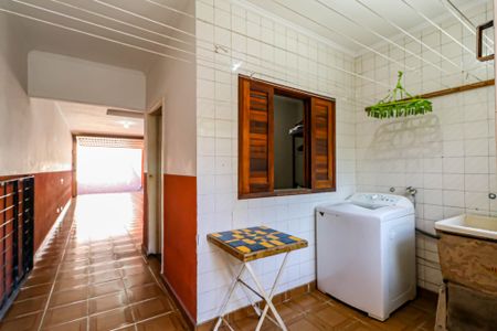 Casa à venda com 200m², 3 quartos e 5 vagasLavanderia