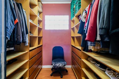 Casa à venda com 200m², 3 quartos e 5 vagasCloset