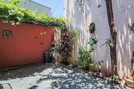 Casa à venda com 200m², 3 quartos e 5 vagasQuintal