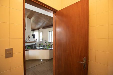 Casa à venda com 600m², 6 quartos e 10 vagasLavabo