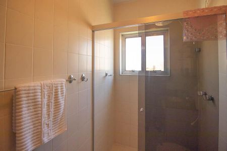 Casa à venda com 600m², 6 quartos e 10 vagasBanheiro da Suíte 2