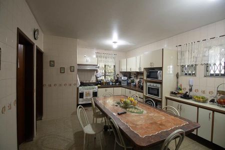 Casa à venda com 600m², 6 quartos e 10 vagasCozinha