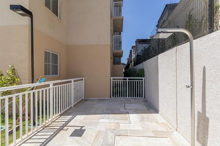 Apartamento para alugar com 32m², 2 quartos e sem vaga Apartamento para alugar com 32m², 2 quartos e sem vagaÁrea Comum - Piscina