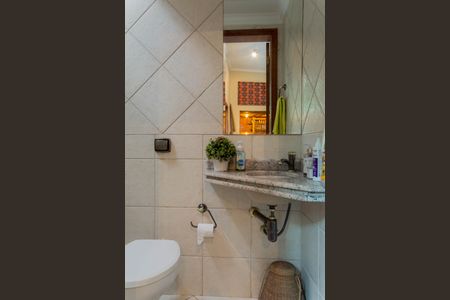 Casa à venda com 414m², 4 quartos e 6 vagasBanheiro