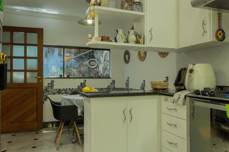 Casa à venda com 414m², 4 quartos e 6 vagasCozinha