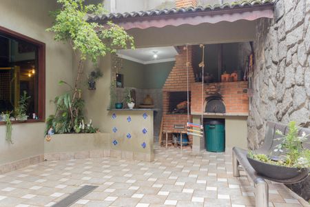 Casa à venda com 414m², 4 quartos e 6 vagasQuintal