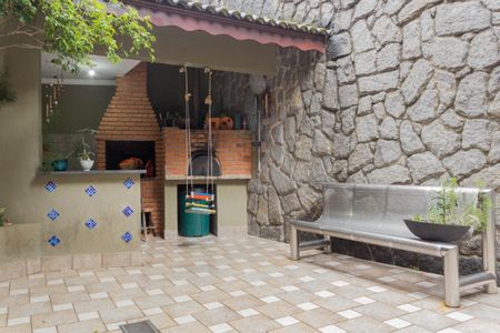 Casa à venda com 414m², 4 quartos e 6 vagasQuintal