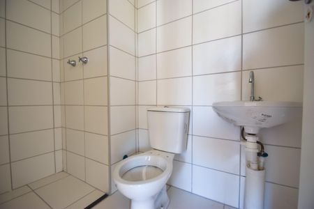 Apartamento à venda com 43m², 2 quartos e sem vaga Apartamento à venda com 43m², 2 quartos e sem vagaBanheiro